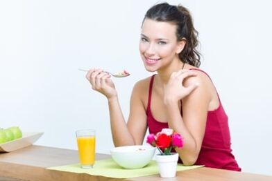 Girl eating salad